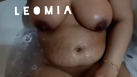 Amateur bhabhi devar gets her hands and her pussy fucked