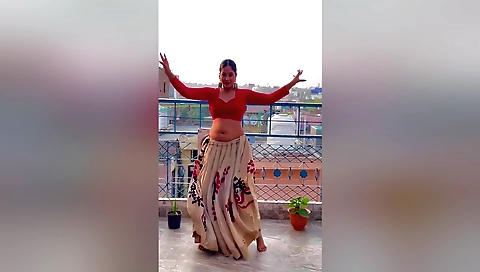 sexy solo woman creampied by the man with her eyes on it