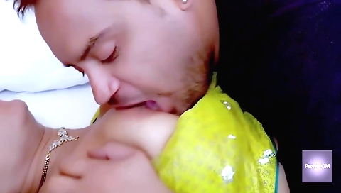 amateur foot fetish in bed for a woman with tight thighs