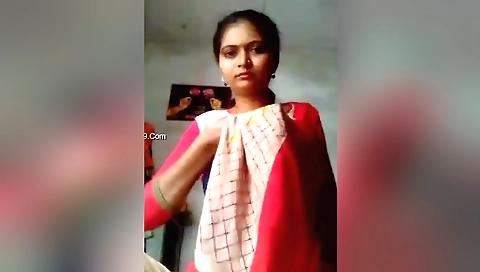 Today Exclusive- Hot Desi Girl Showing Her Boobs And Pussy