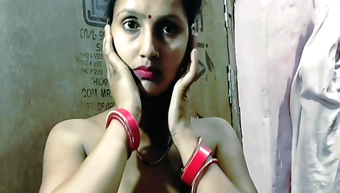 India girl has hot handjob in solo masturbation 18+