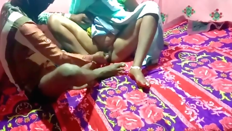 Amateur indian brunette video with a sexy face and nice body