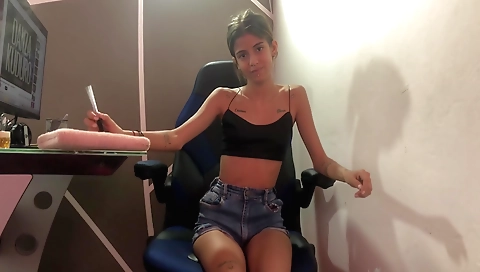 Brunette milf gives a blowjob in amateur sex video