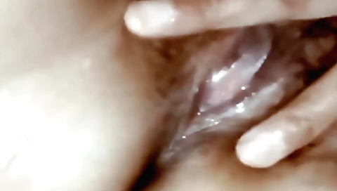 Indian chick has a sexy handjob in which she gets fucked