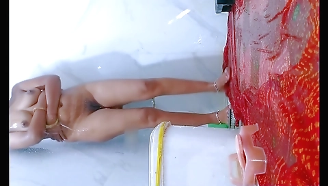 Amateur girl in a high heels masturbates in a shower