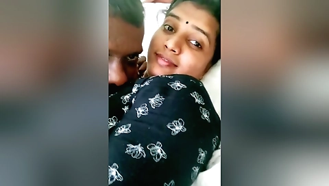 Indian amateur woman is having a sex on web camera