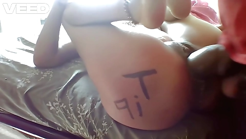 Indian teen fucks her boyfriend and gets her pussy wet