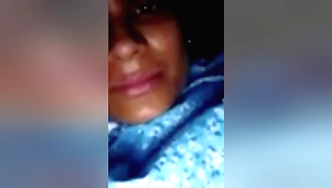 Indian slut with shaved pussy gets fucked in the bedroom