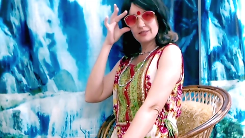 Hot brunette amateur video with a sexy top and skirt