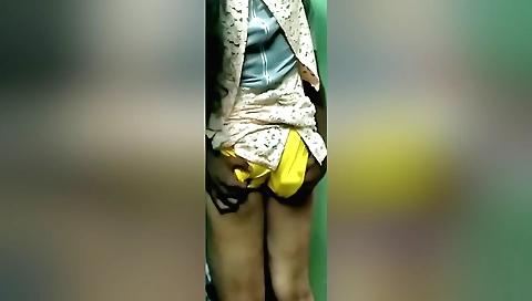 Amateur brunette shows her sexy body on webcam 1992