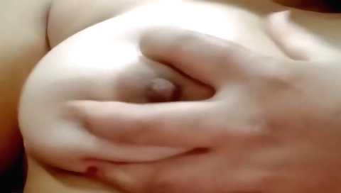 Indian solo masturbation porn video with a young girl