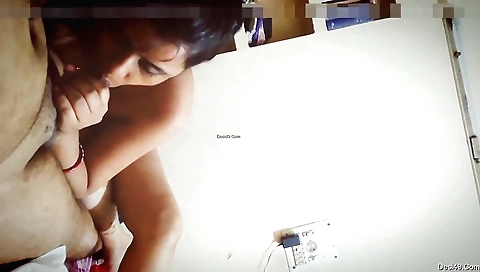 Boudi gives a blowjob and gets fucked in her pussy