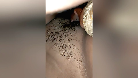 Indian woman with hairy pussy gets fucked in her hardcore pussy