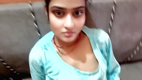 Indian beautygirl gets naked and shows off her sexy body
