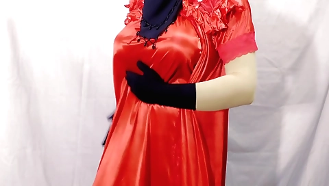 Indian housewife in a dance room is in a hot sex scene