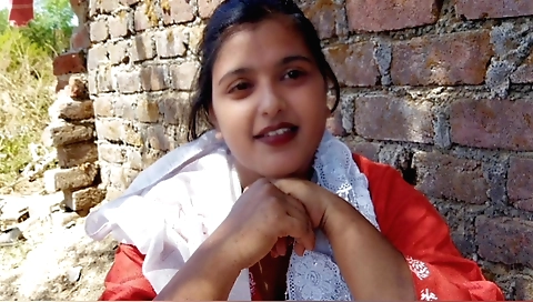 Indian babe in black bra and red dress fucks on camera