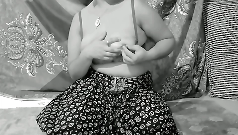 Sexy amateur vid shows my girlfriend showing boobs off