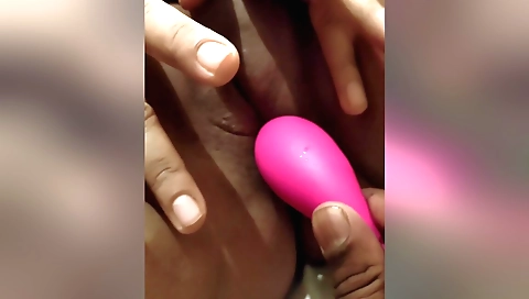 Indian whore gets her twat fucked with her favorite toy