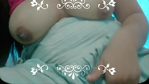 Busty chick stretches big boobs in the amateur solo