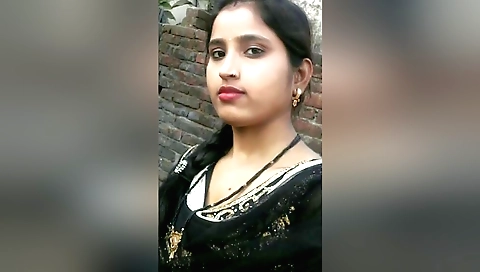 Slutty wife with round tits gets her cunt penetrated