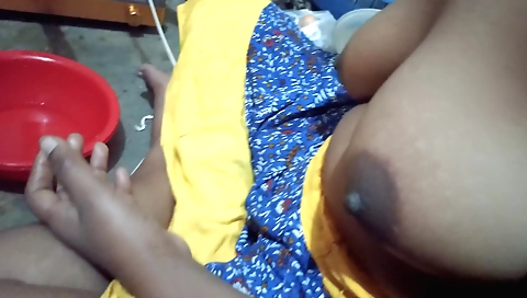 Indian wife with sexy body makes her viewers horny