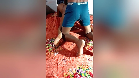 Indian chick shows off her natural wetness on webcam