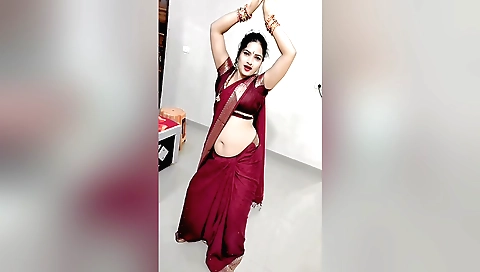 Indian pornstar shows her ass and big cock in public