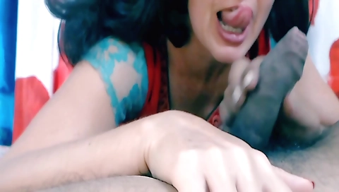 Indian amateur has sex on the bed and gets a cumshot