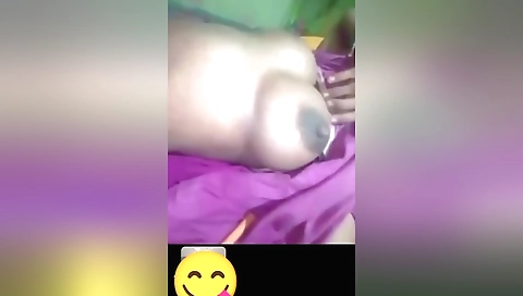 Indian bhabi video call with a good sound in Hindi