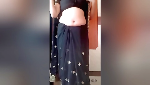 Indian amateur sex video of a sexy and busty chick