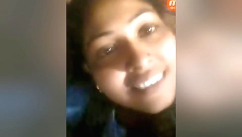 Sexy amateur brunette beauty shows off her curves 049