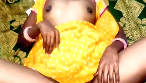 Indian aunty shows us her hair and pussy and cumshots