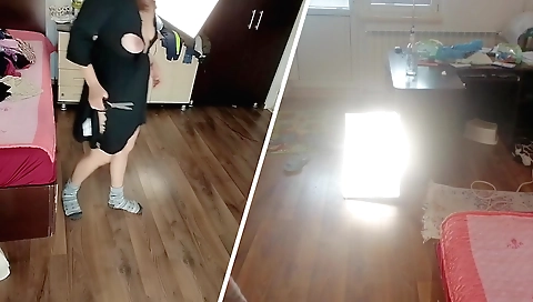 Solo amateur milf is on top of bed to rub her nipples