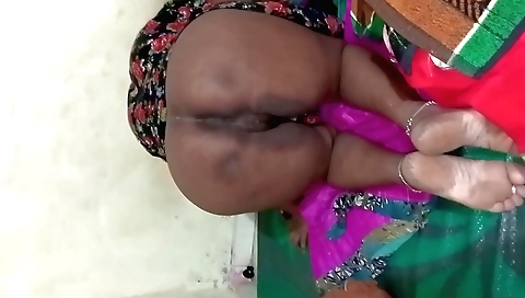 Indian hottie shows off her big ass in homemade solo