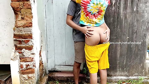 Indian amateur girl in the school yard gets fucked