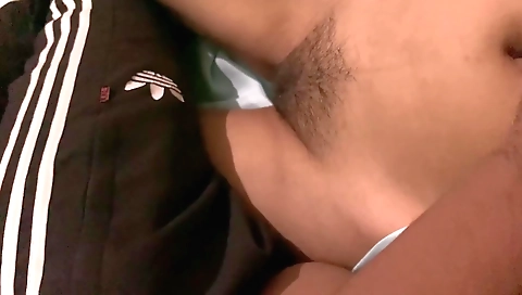 Indian pussy is got fucked in bedroom in homemade porn