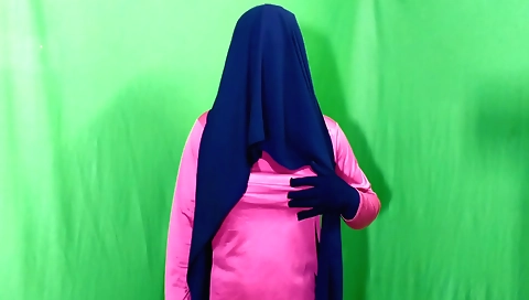 Indian solo girl fucks in the bedroom with a friend