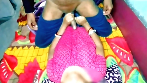 Indian wife gives a cheek and gets caught by husband