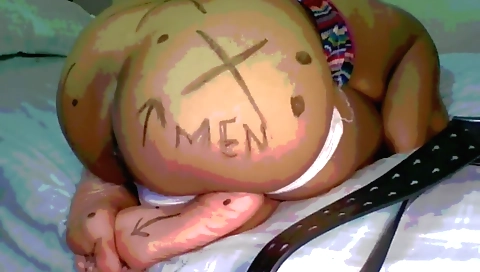 Amateur blonde shows off her large ass in a solo video