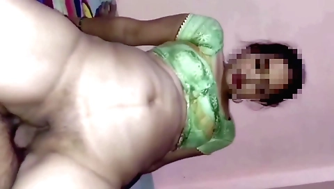 Hot amateur brunette fucks her boyfriend on the bed