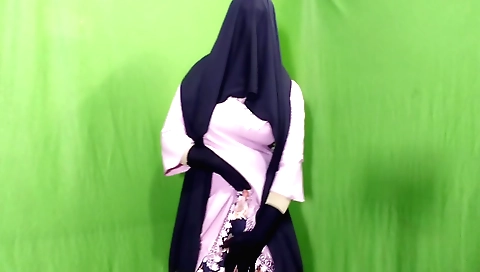 Very beautiful indian housewife with a very pretty face