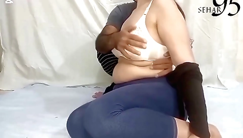 Indian babe with big boobs sucks dick of her lover