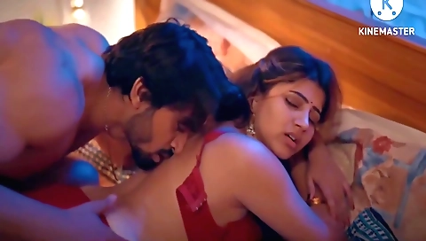 Indian hottie is getting fucked and cumming in the bed
