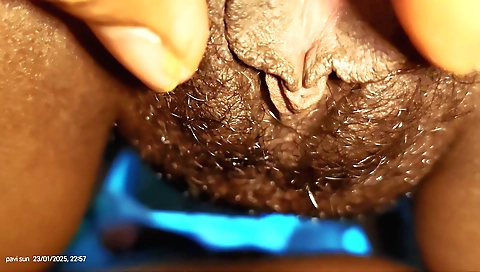 Amateur Indian pussy closeup in tight hanky hanky video