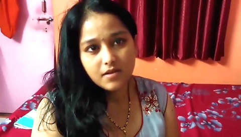 Indian brunette video shows her getting fucked by a stranger