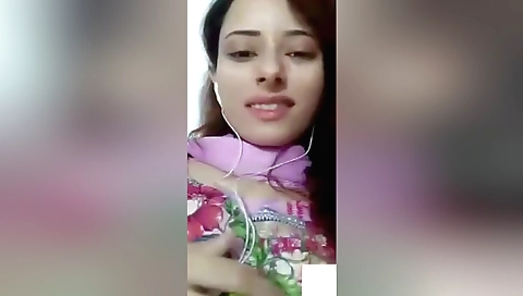Indian teen masturbates with her boobs exposed video