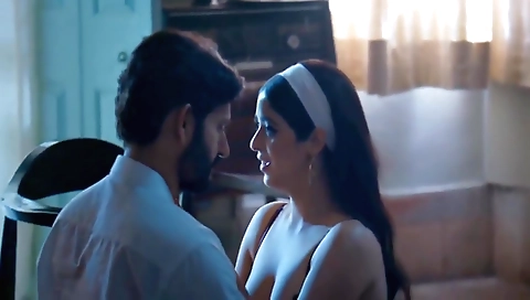 Desi bhabhi sex girl (18+) with big tits and a nice ass